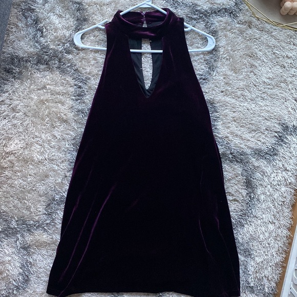 SIMONS Holidays plum velvet dress - Picture 3 of 4